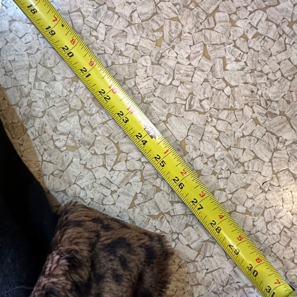 Very cute faux leopard collar and cuffs black swing coat w/ zipper closure. - Picture 7 of 7